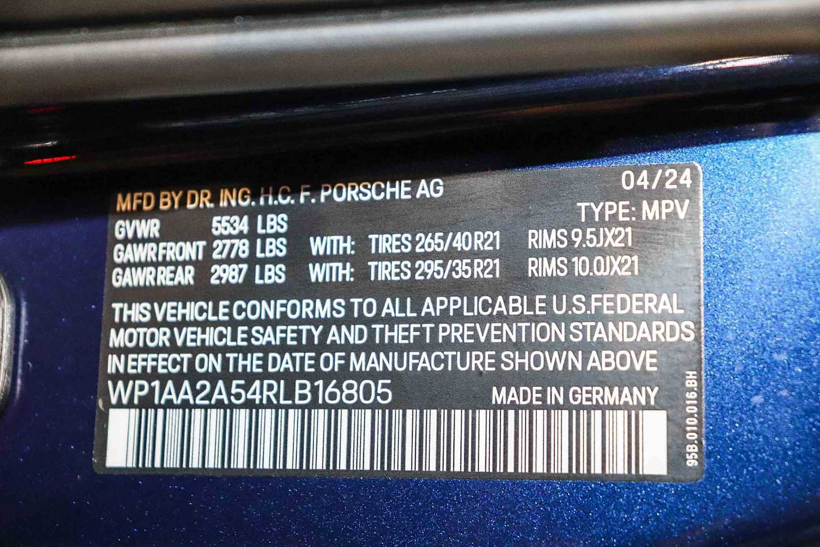 Used 2024 Porsche Macan image 44