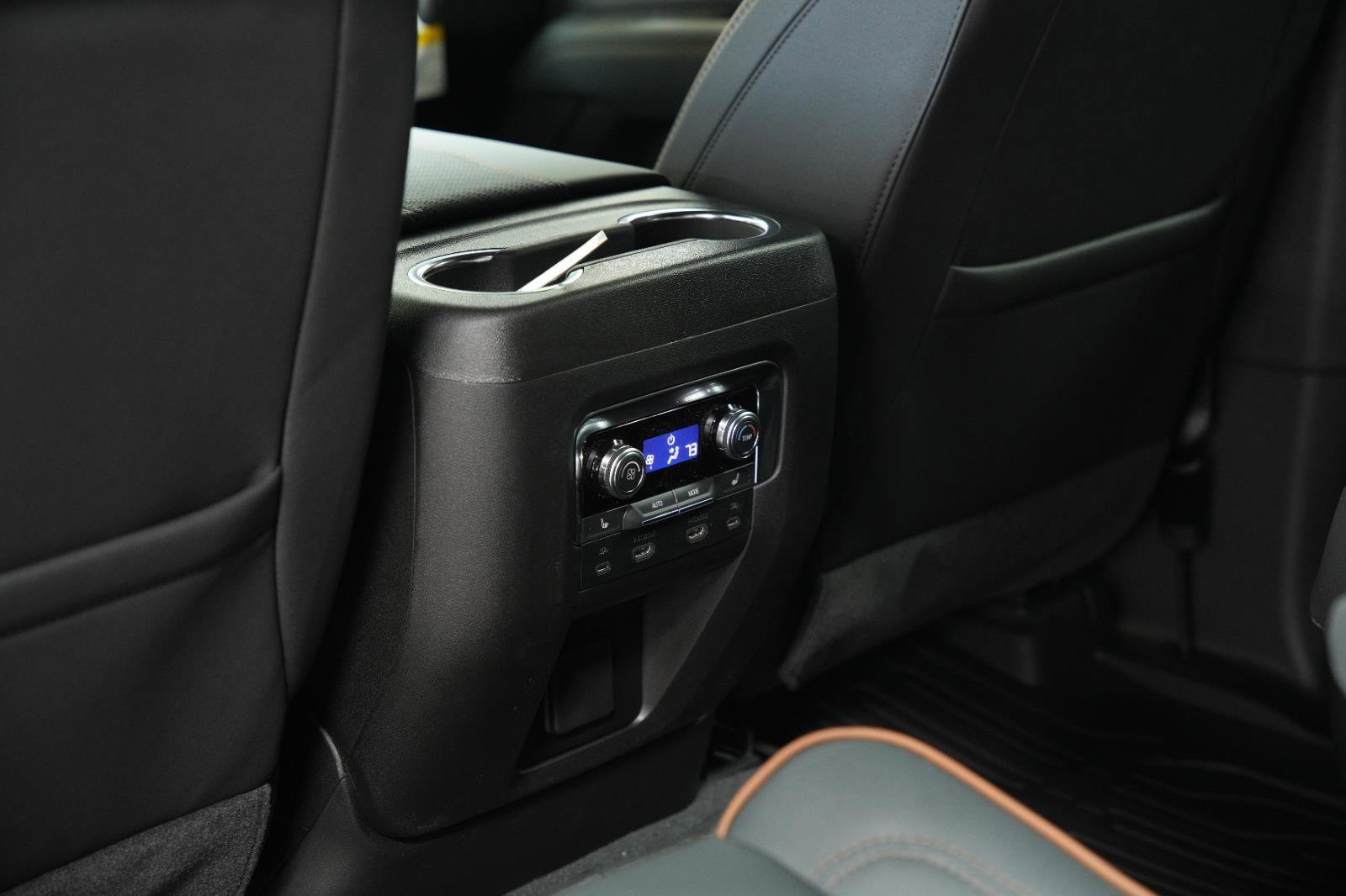 New 2026 GMC Yukon XL AT4 w/ AT4 Premium Plus Package AWD/4WD image 27