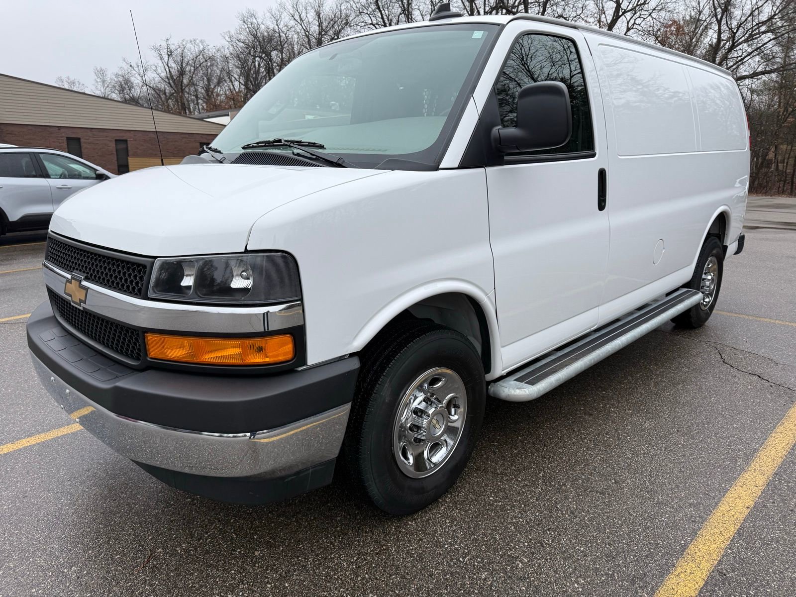 Used 2024 Chevrolet Express 2500 w/ Driver Convenience Package RWD image 4
