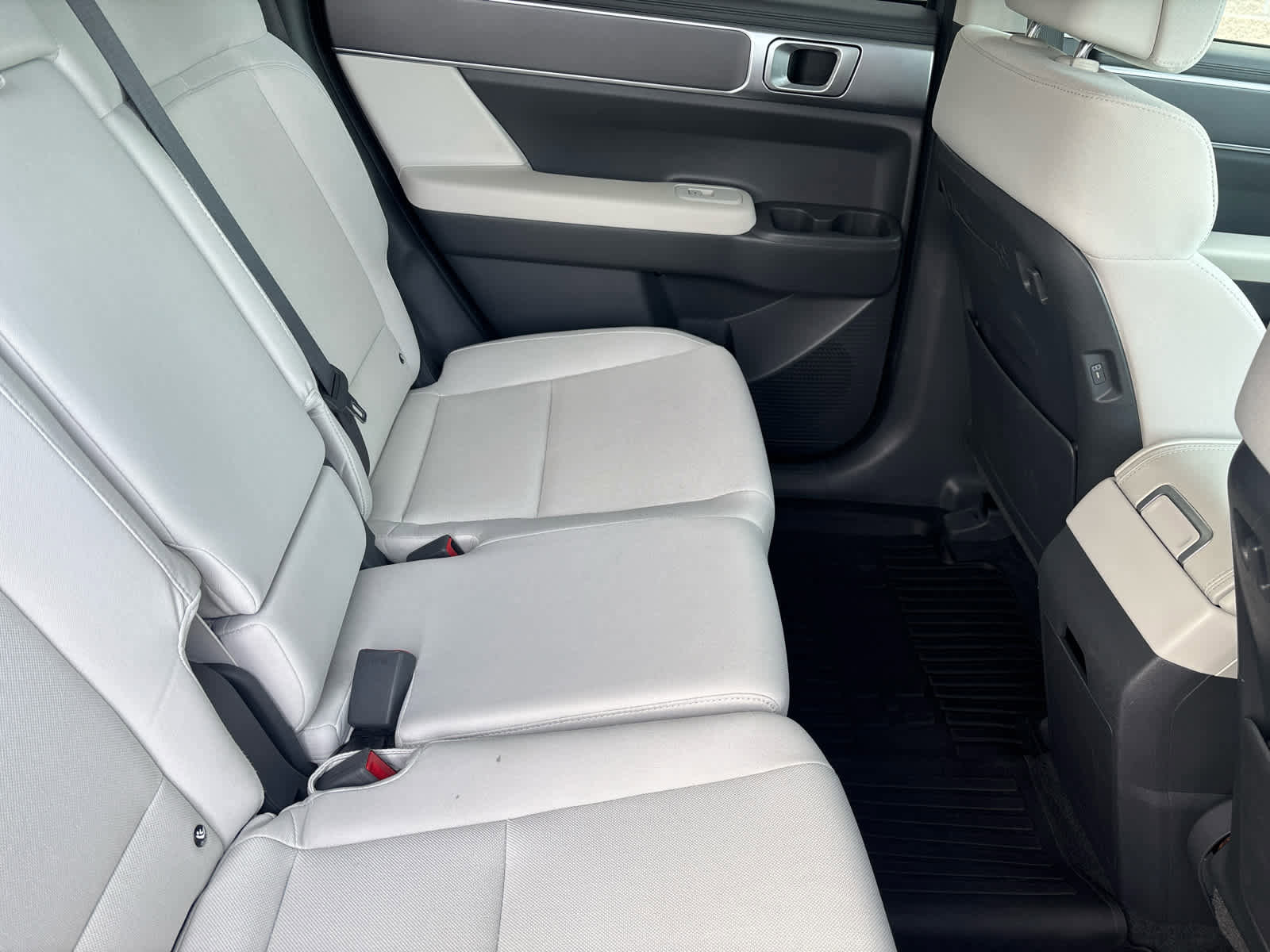 Used 2025 Hyundai Santa Fe SE image 26