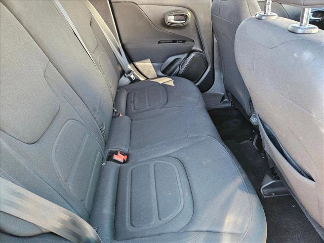 Used 2019 Jeep Renegade Latitude image 18