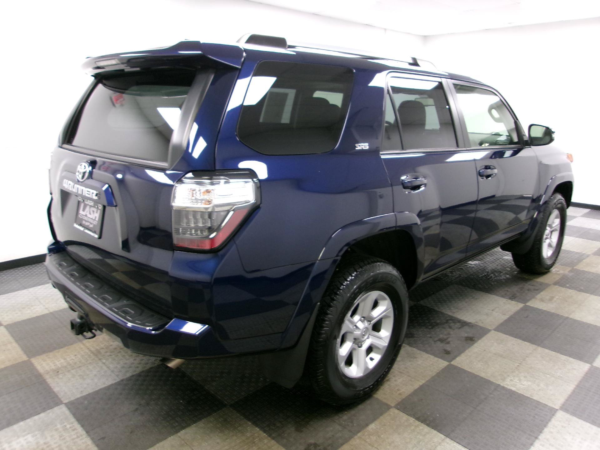 Used 2023 Toyota 4Runner SR5 Premium w/ Moonroof Package AWD/4WD image 13