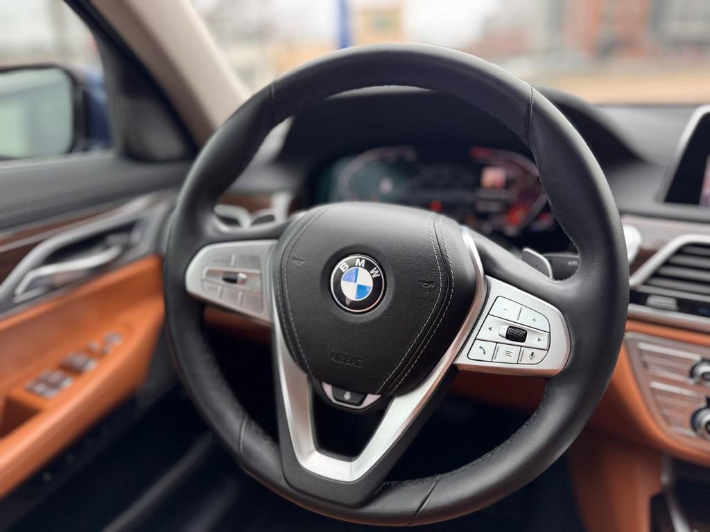 Used 2021 BMW 740i xDrive image 20