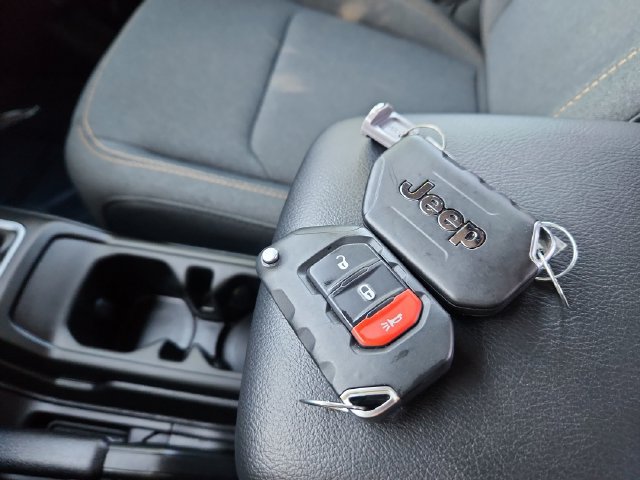 Used 2025 Jeep Wrangler Sport AWD/4WD image 45