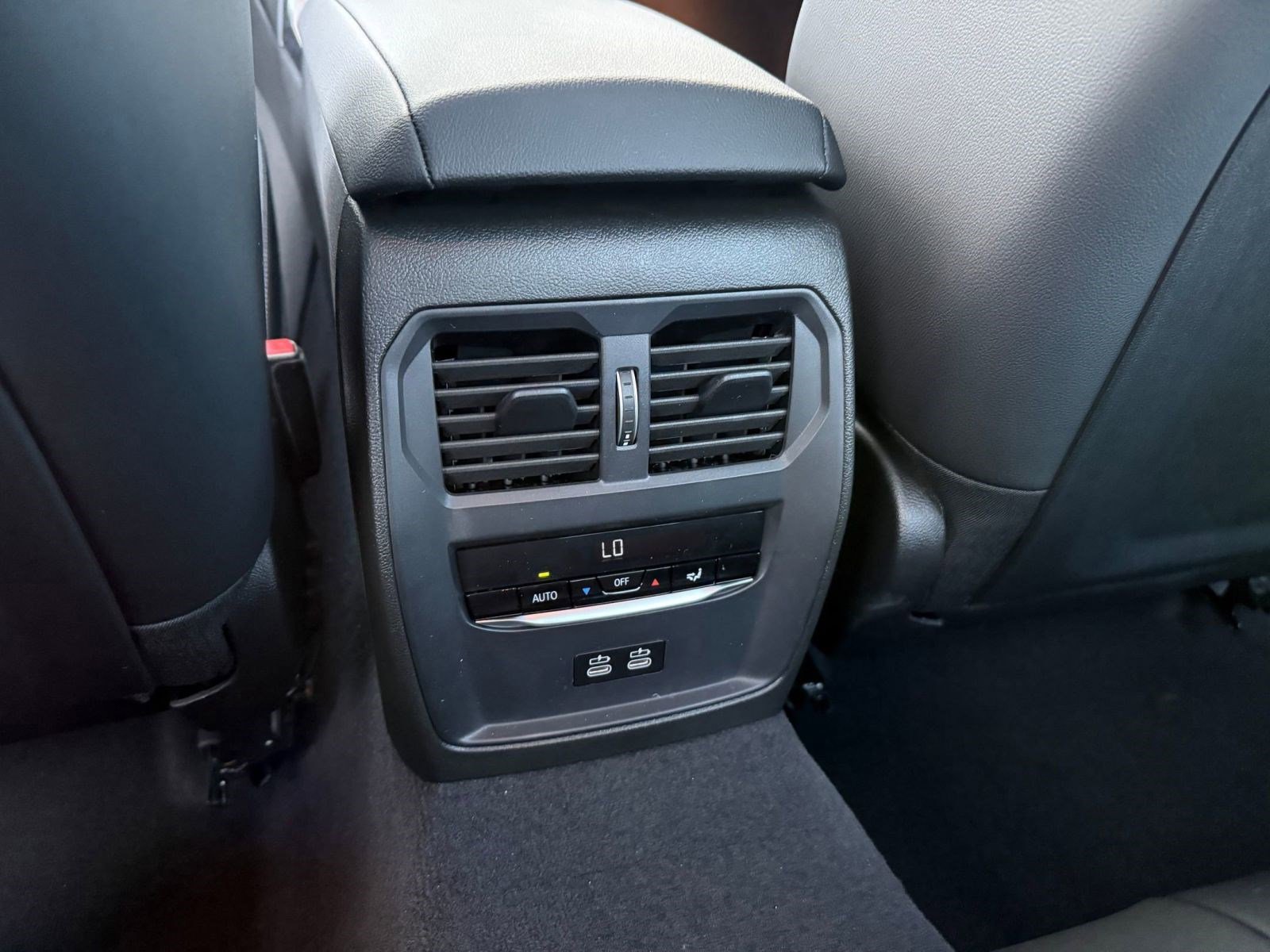 Used 2026 BMW 330i Sedan w/ Convenience Package image 24