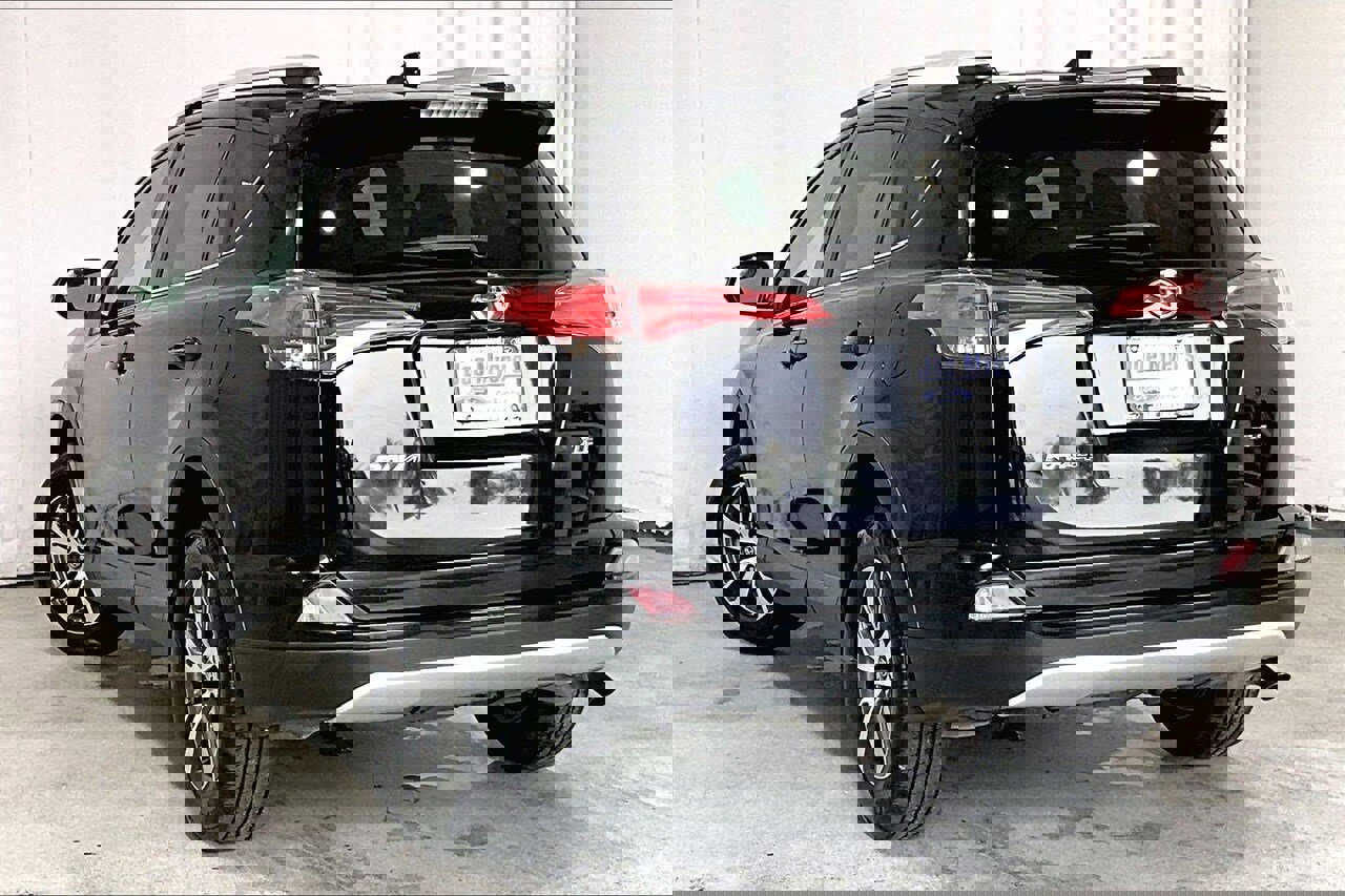 Used 2016 Toyota RAV4 XLE image 10