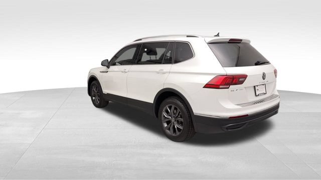 Used 2023 Volkswagen Tiguan SE AWD/4WD image 4