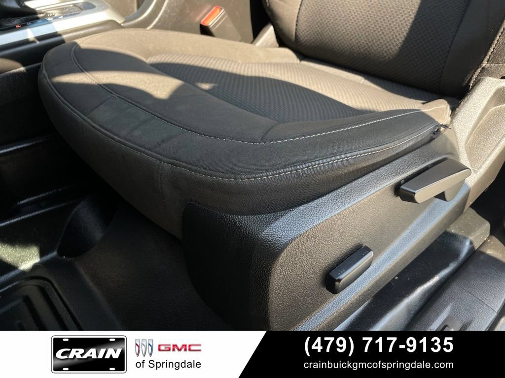 Used 2022 Chevrolet Colorado LT w/ Fleet Safety Package RWD image 23