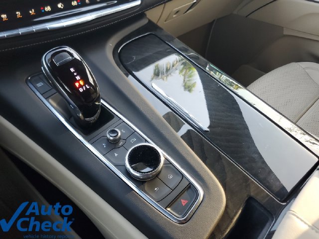Used 2024 Cadillac Escalade ESV Premium Luxury RWD image 30