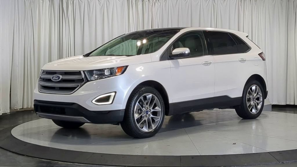 Used 2018 Ford Edge Titanium w/ Equipment Group 301A AWD/4WD image 4