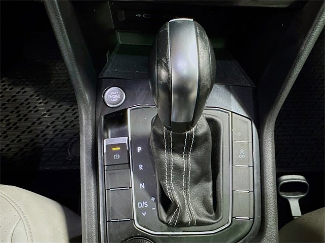 Used 2021 Volkswagen Tiguan SE w/ Panoramic Sunroof Package image 23