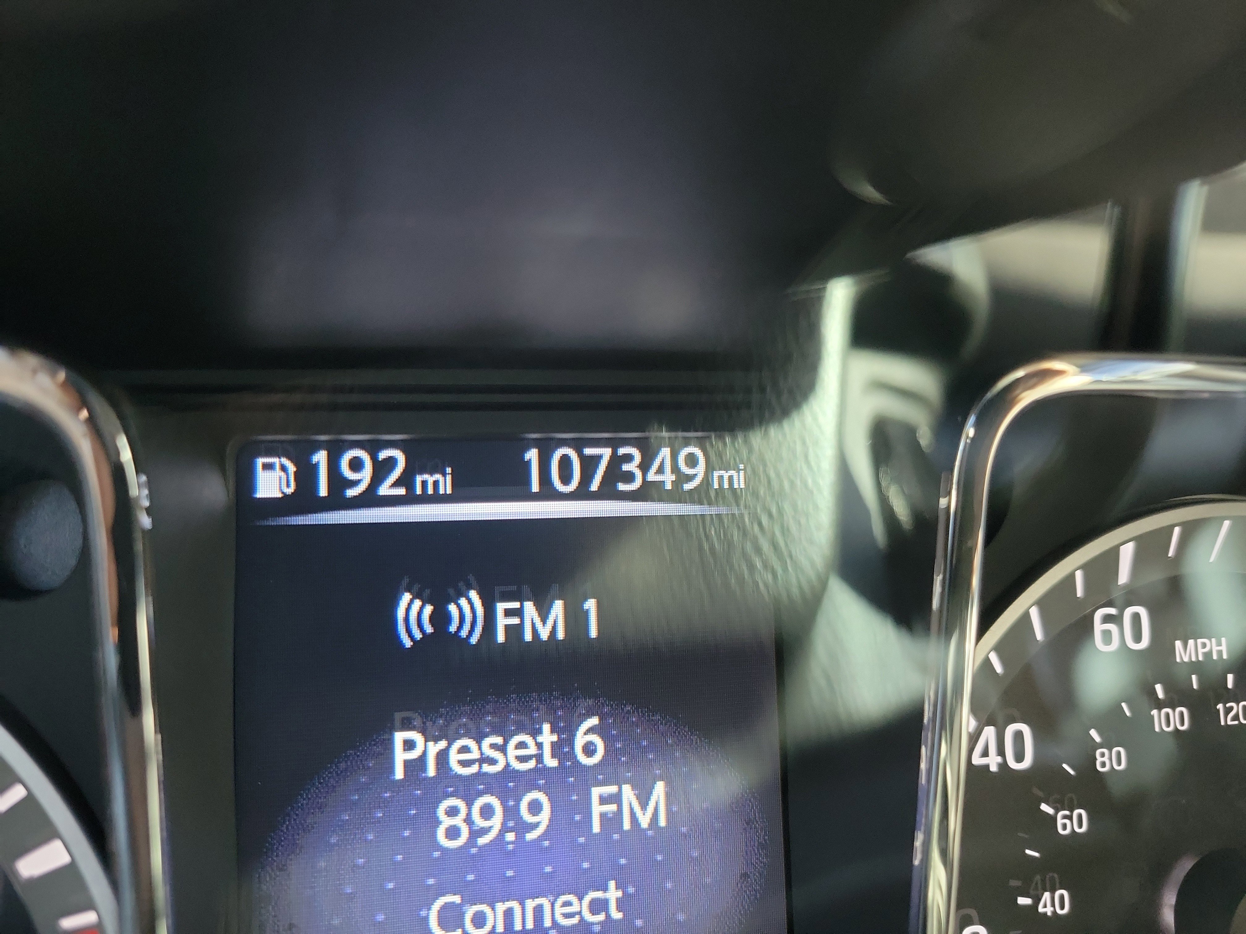 Used 2017 Nissan Titan SV image 7