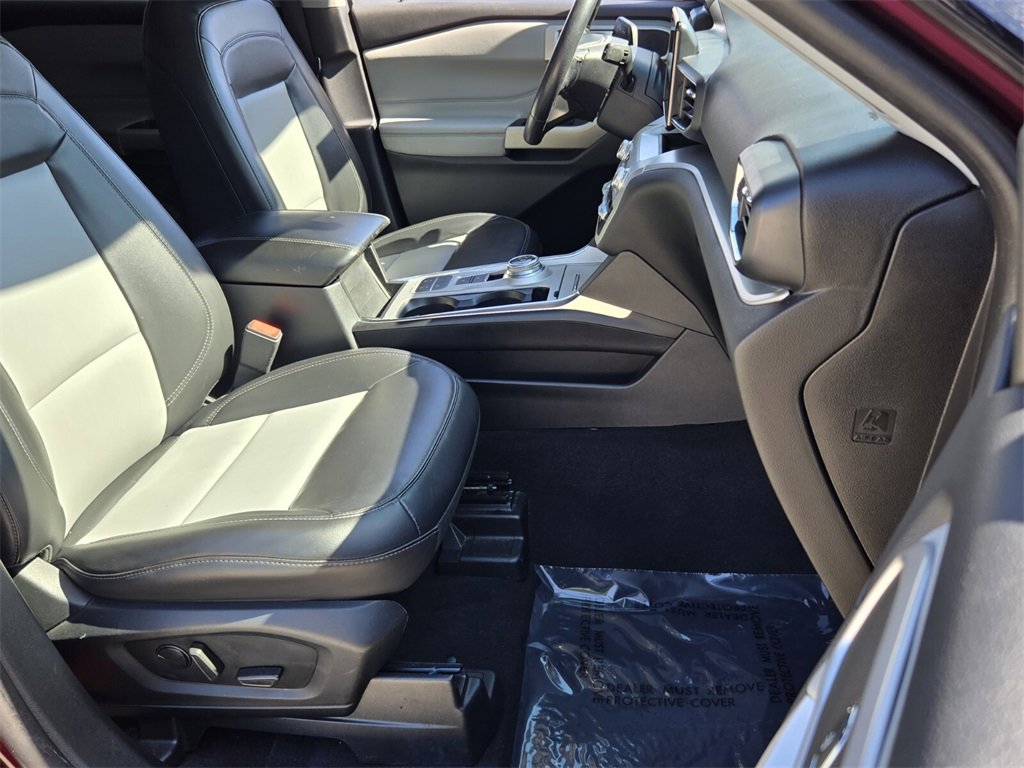 Used 2022 Ford Explorer XLT w/ Equipment Group 202A image 19