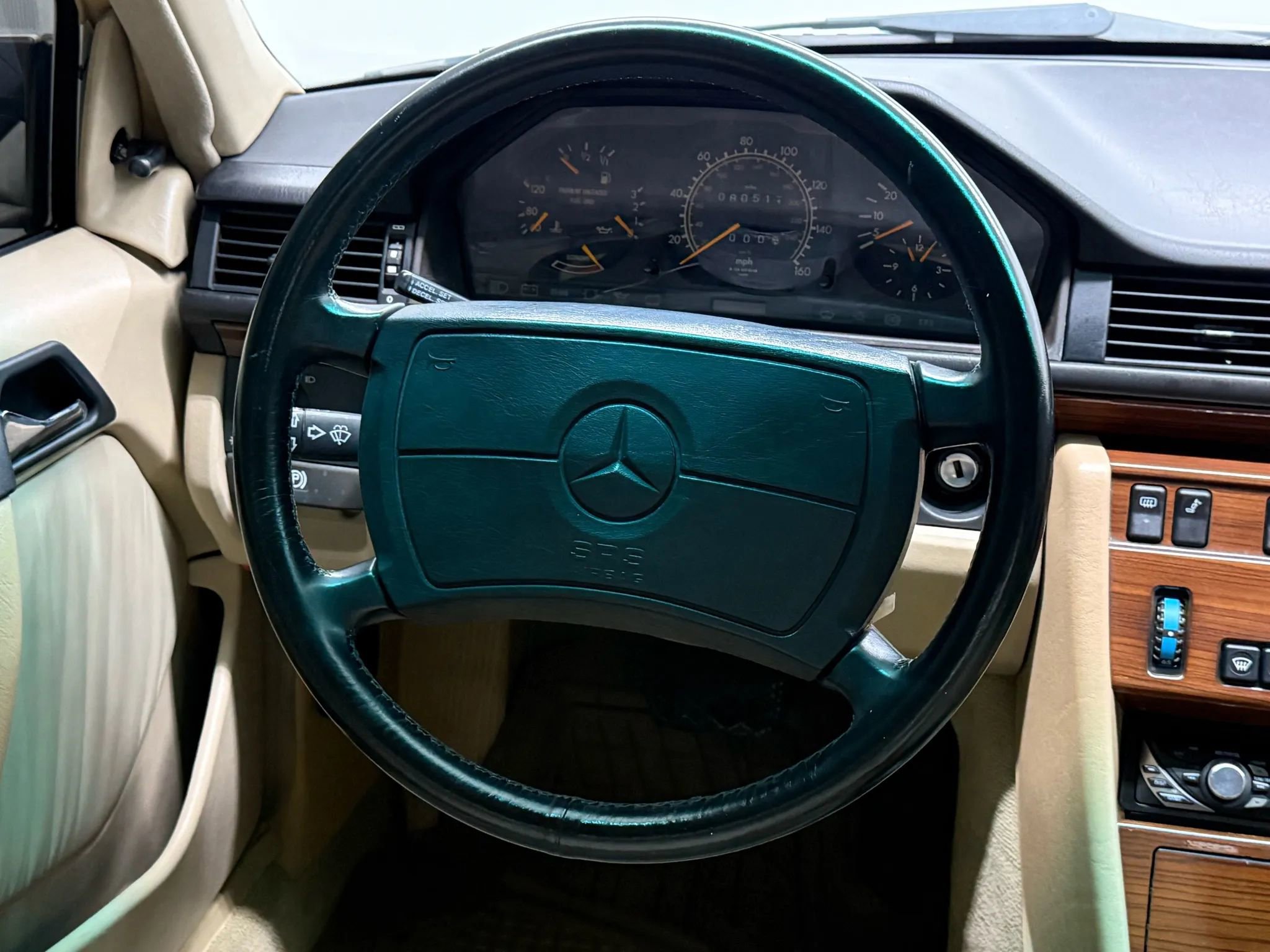 Used 1990 Mercedes-Benz 300 E 3.0 image 20
