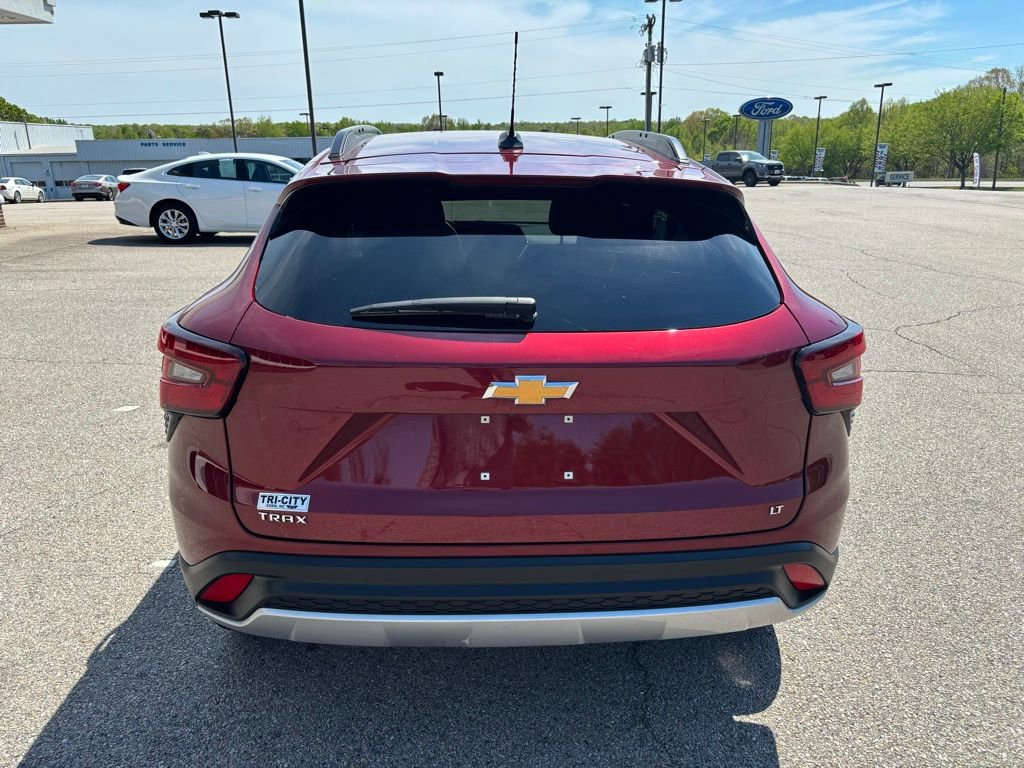 Used 2025 Chevrolet Trax LT image 8