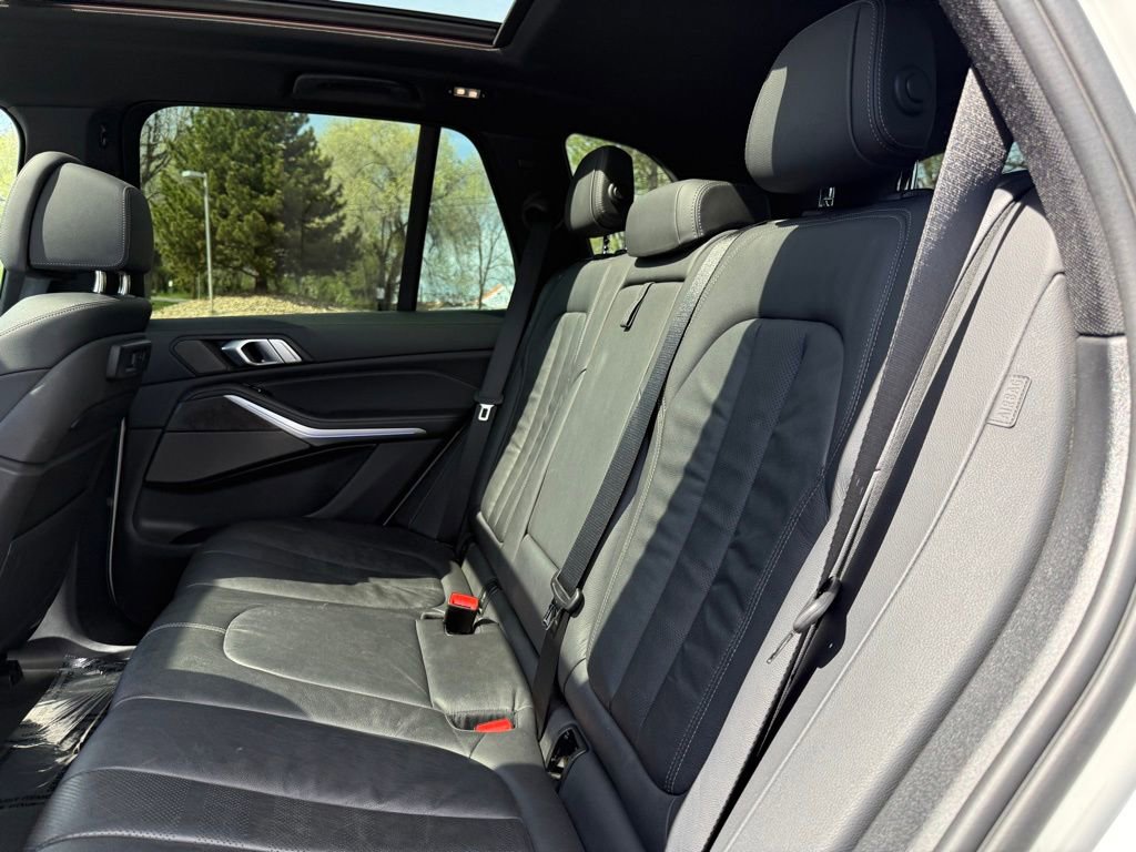 Used 2020 BMW X5 xDrive40i w/ M Sport Package image 18