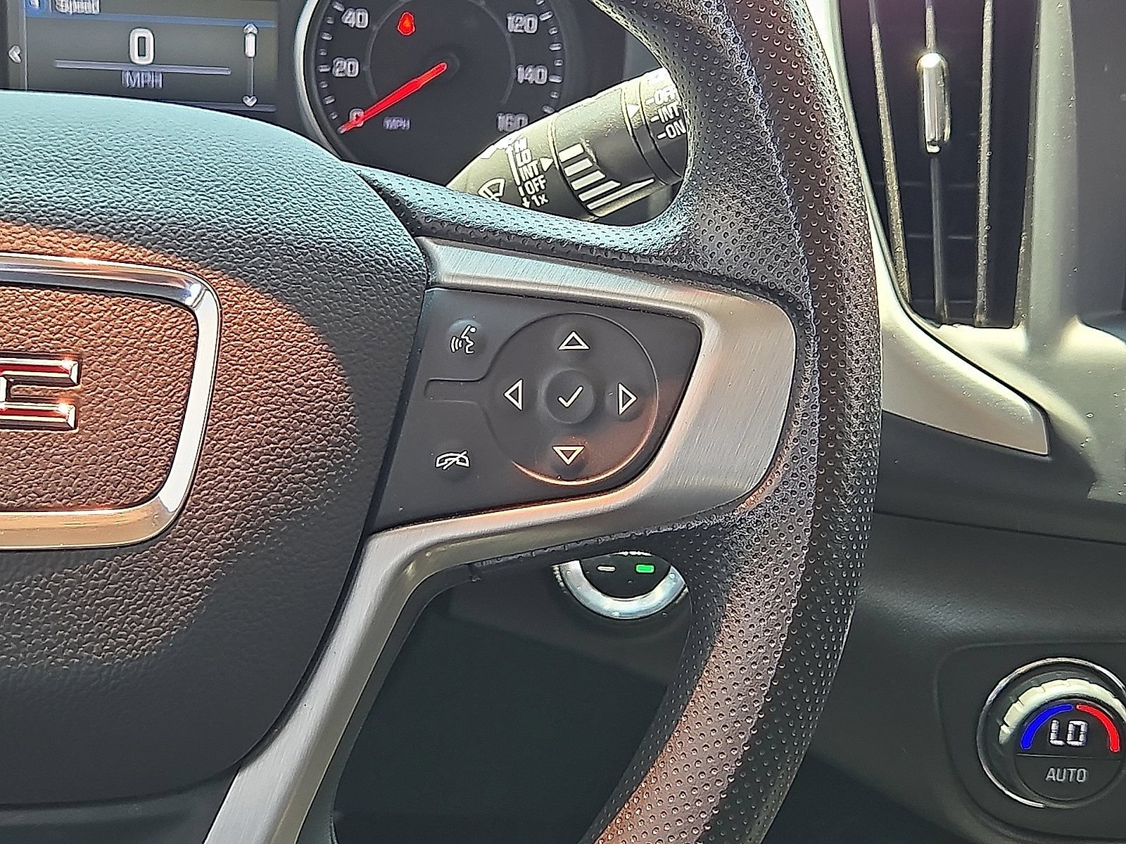 Used 2022 GMC Terrain SLE w/ Driver Convenience Package AWD/4WD image 21