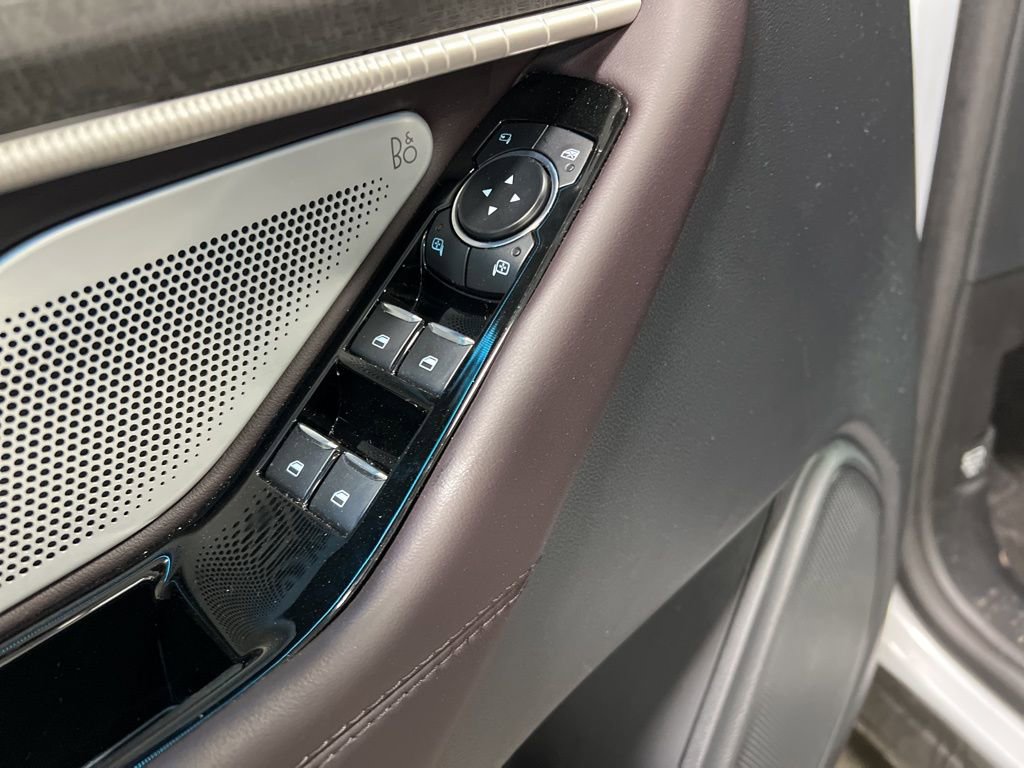 Used 2025 Ford Explorer Platinum w/ LUX Leather Package image 24