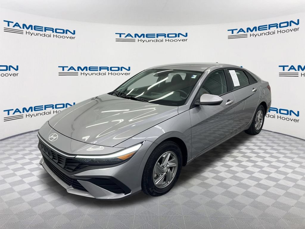 Used 2026 Hyundai Elantra SE w/ Cargo Package