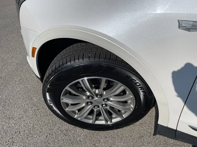 Used 2017 Cadillac XT5 Luxury w/ Driver Awareness Package AWD/4WD image 14