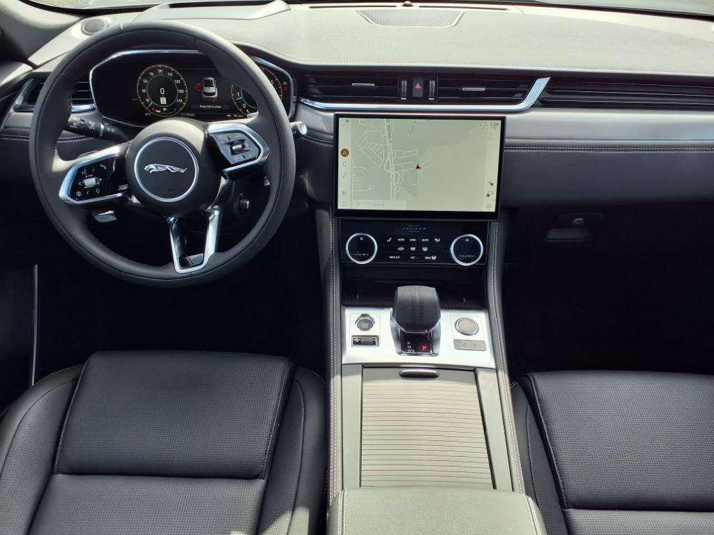 New 2026 Jaguar F-PACE R-Dynamic S image 4