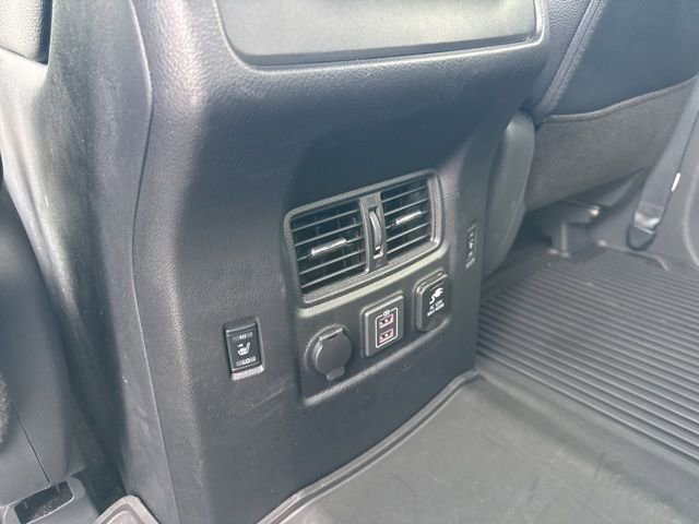 Used 2023 Nissan Titan PRO-4X w/ Pro-4x Convenience Package image 20