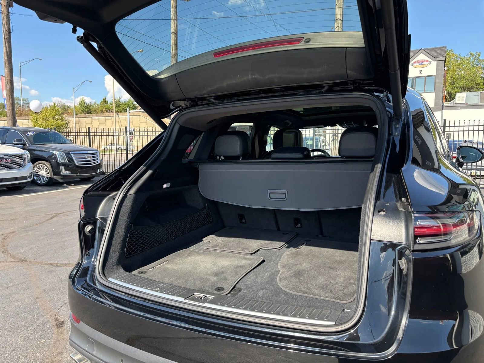 Used 2019 Porsche Cayenne S image 23