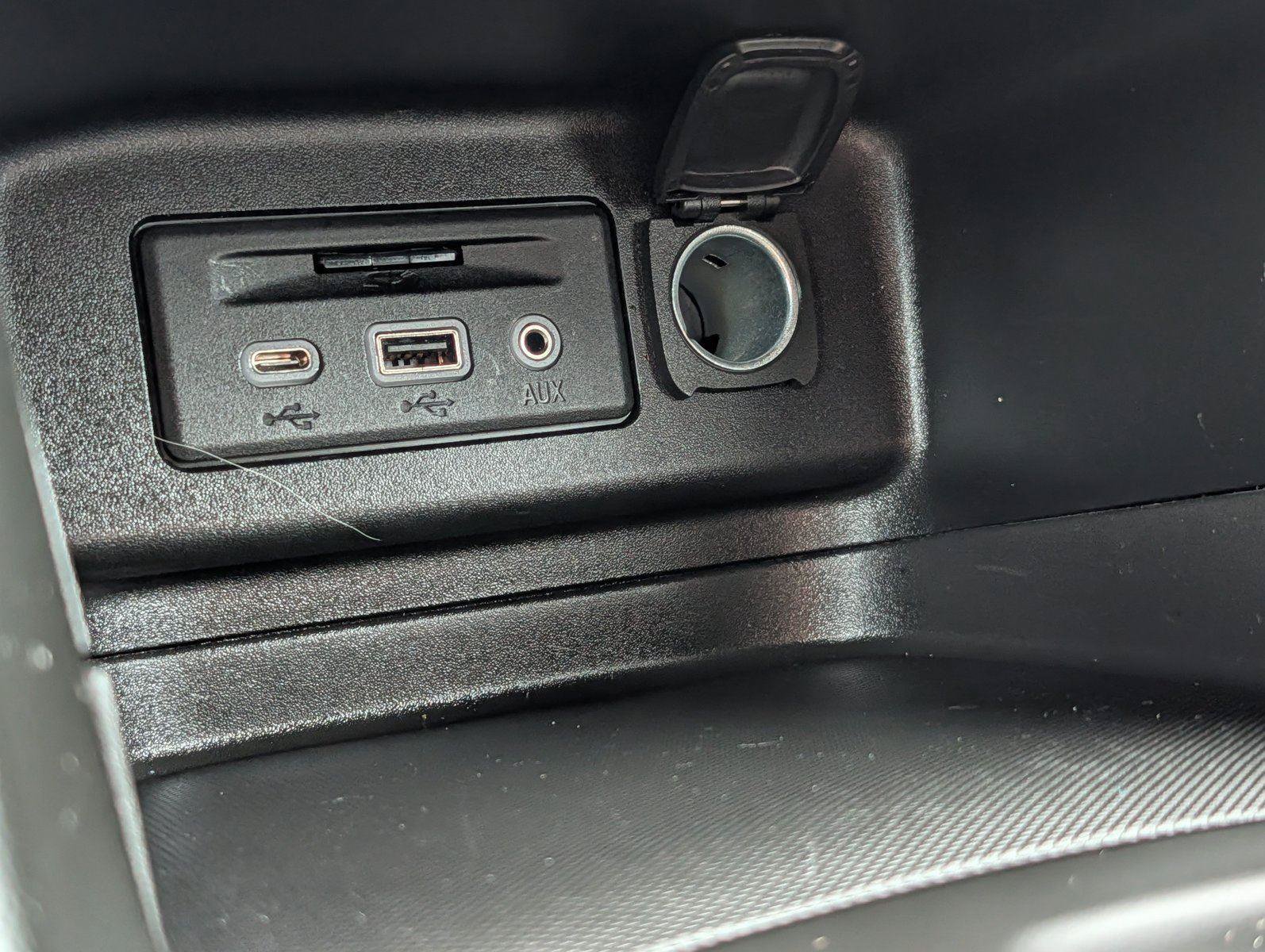 Used 2022 Chevrolet Equinox RS w/ RS Leather Package FWD image 19
