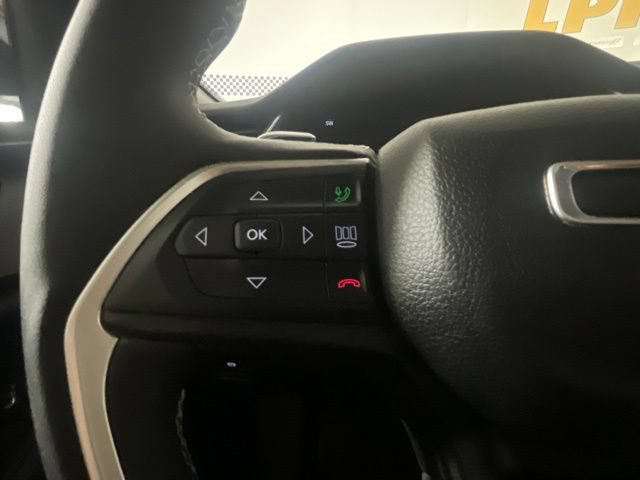 Used 2024 Jeep Grand Cherokee L Altitude AWD/4WD image 16