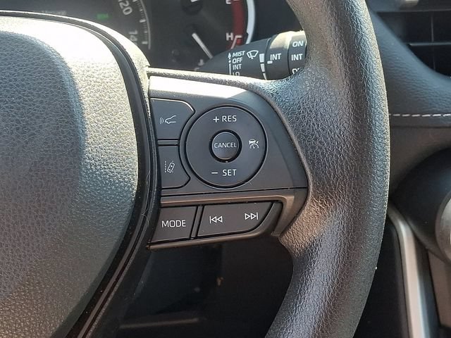 Used 2025 Toyota RAV4 XLE AWD/4WD image 24
