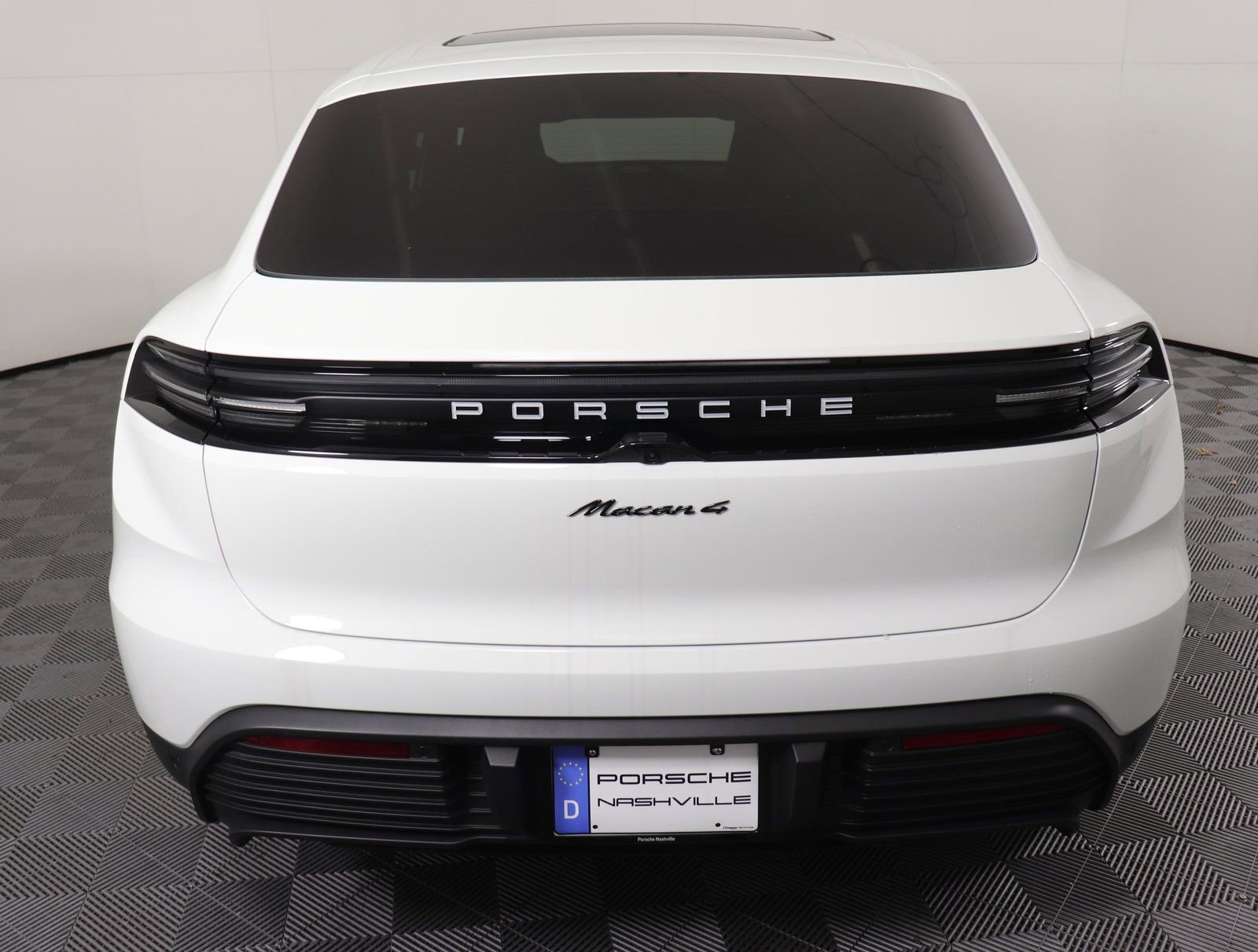 Certified 2024 Porsche Macan 4 Electric AWD/4WD image 13