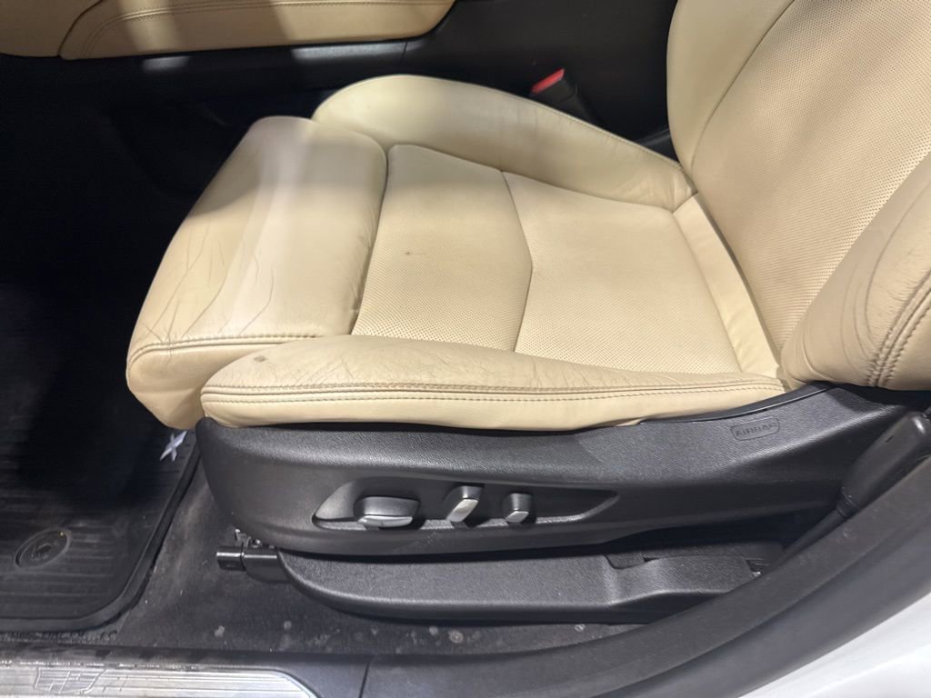 Used 2017 Cadillac XT5 Luxury w/ Driver Awareness Package FWD image 28