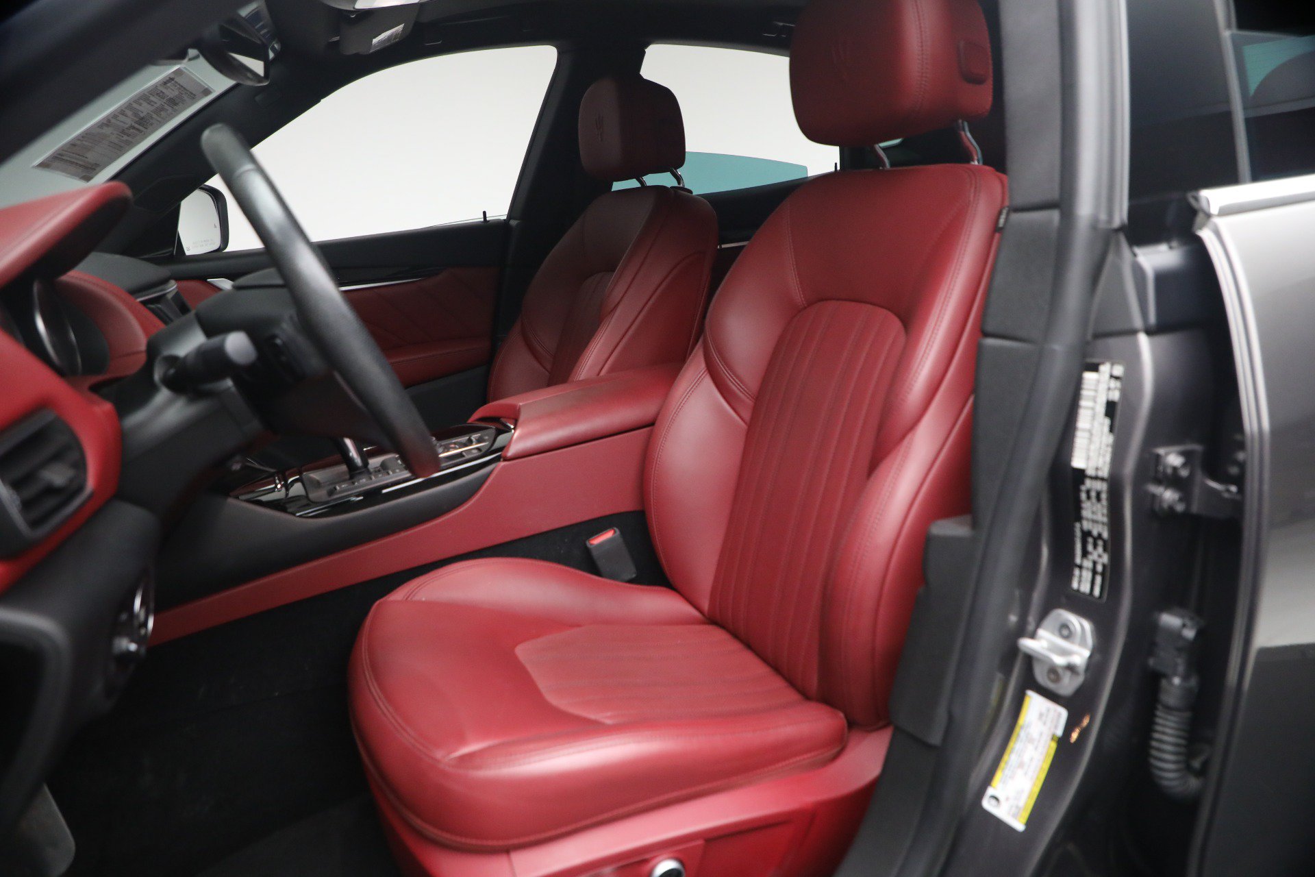 Certified 2022 Maserati Levante GT AWD/4WD image 12