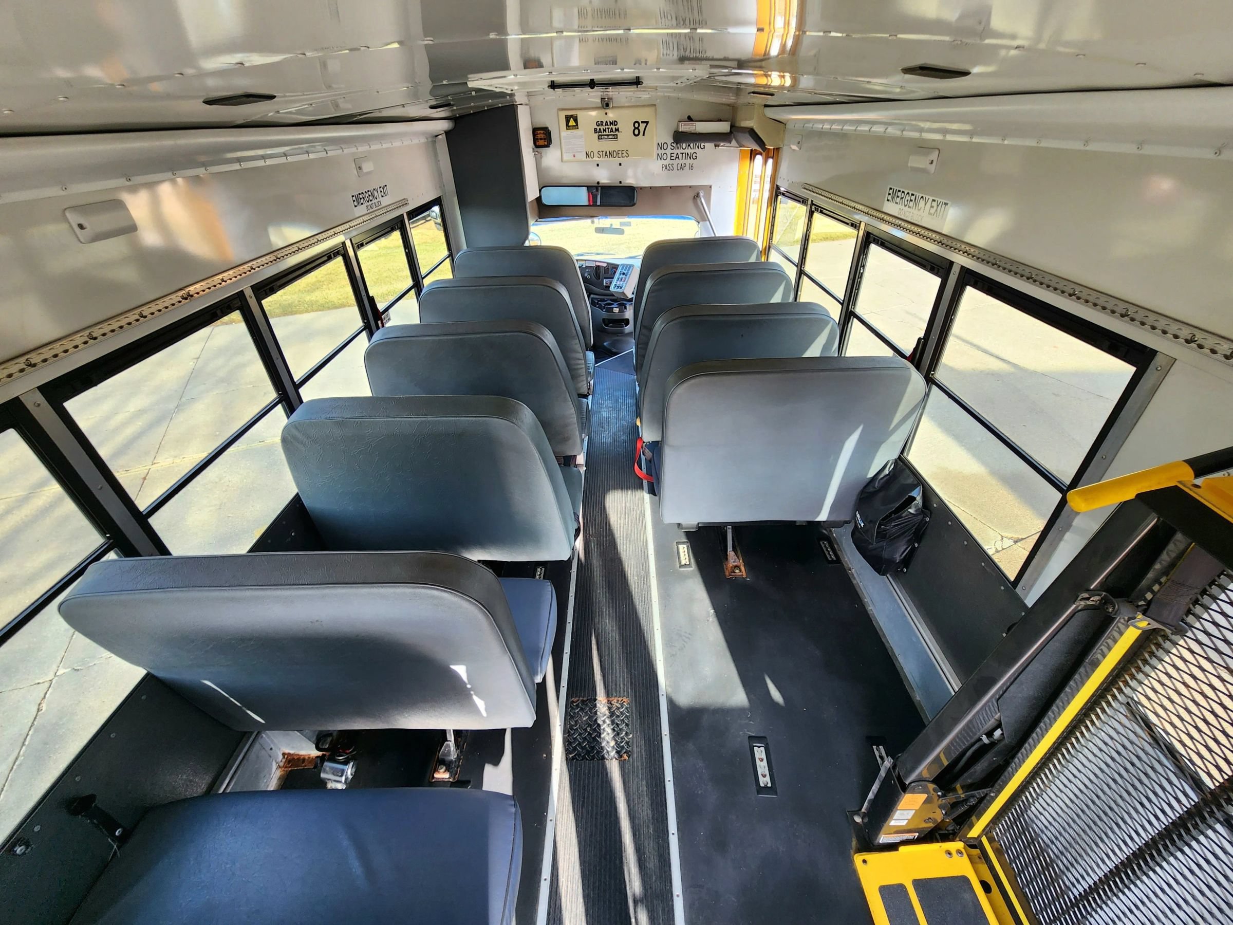 Used 2006 Ford E-450 and Econoline 450 RWD image 19