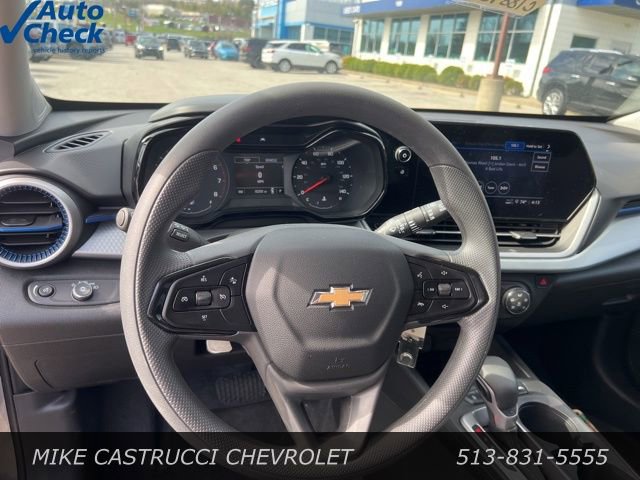 Used 2025 Chevrolet Trax LS w/ Driver Confidence Package image 6