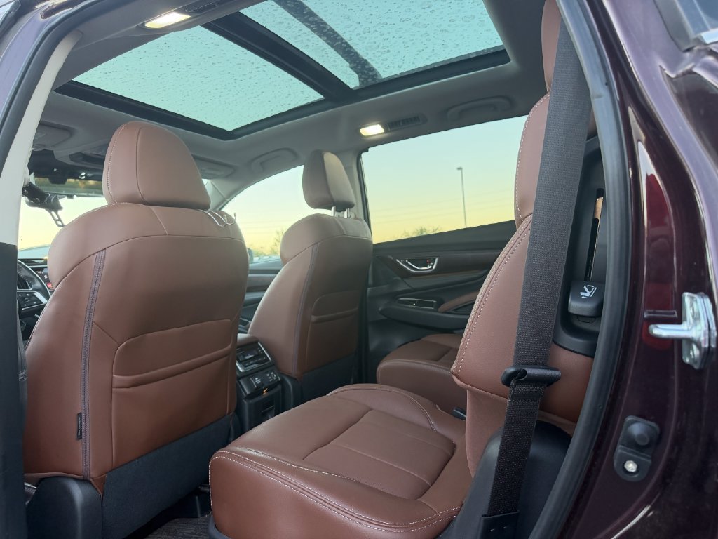 Used 2023 Subaru Ascent Touring AWD/4WD image 6