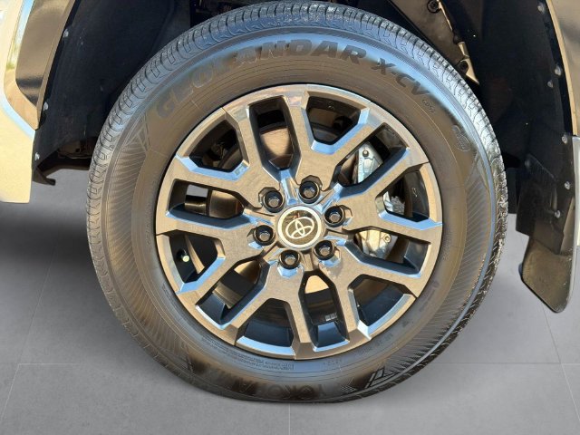 Used 2024 Toyota Tundra Platinum AWD/4WD image 12