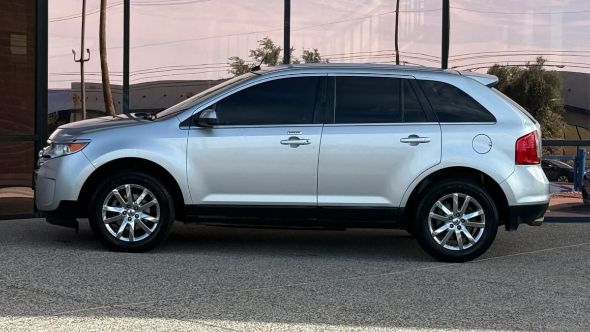 Used 2013 Ford Edge Limited FWD image 4