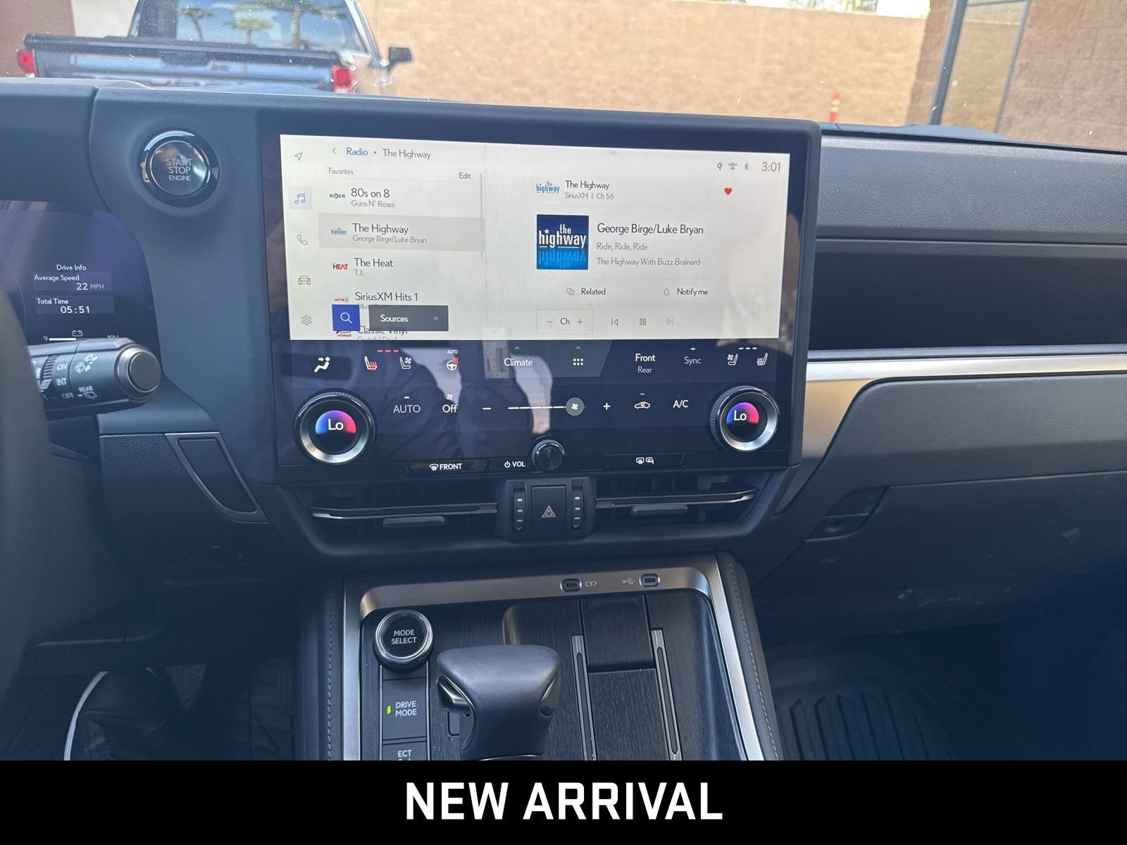 Used 2026 Lexus GX 550 w/ Accessory Package (31) AWD/4WD image 9
