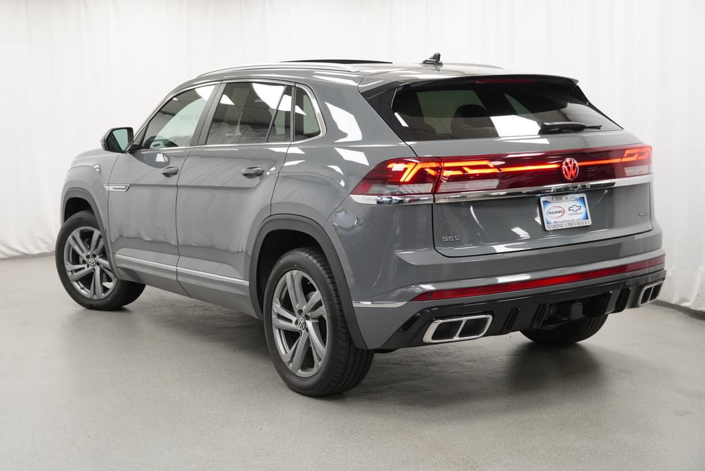 Used 2024 Volkswagen Atlas Cross Sport SEL R-Line AWD/4WD image 4