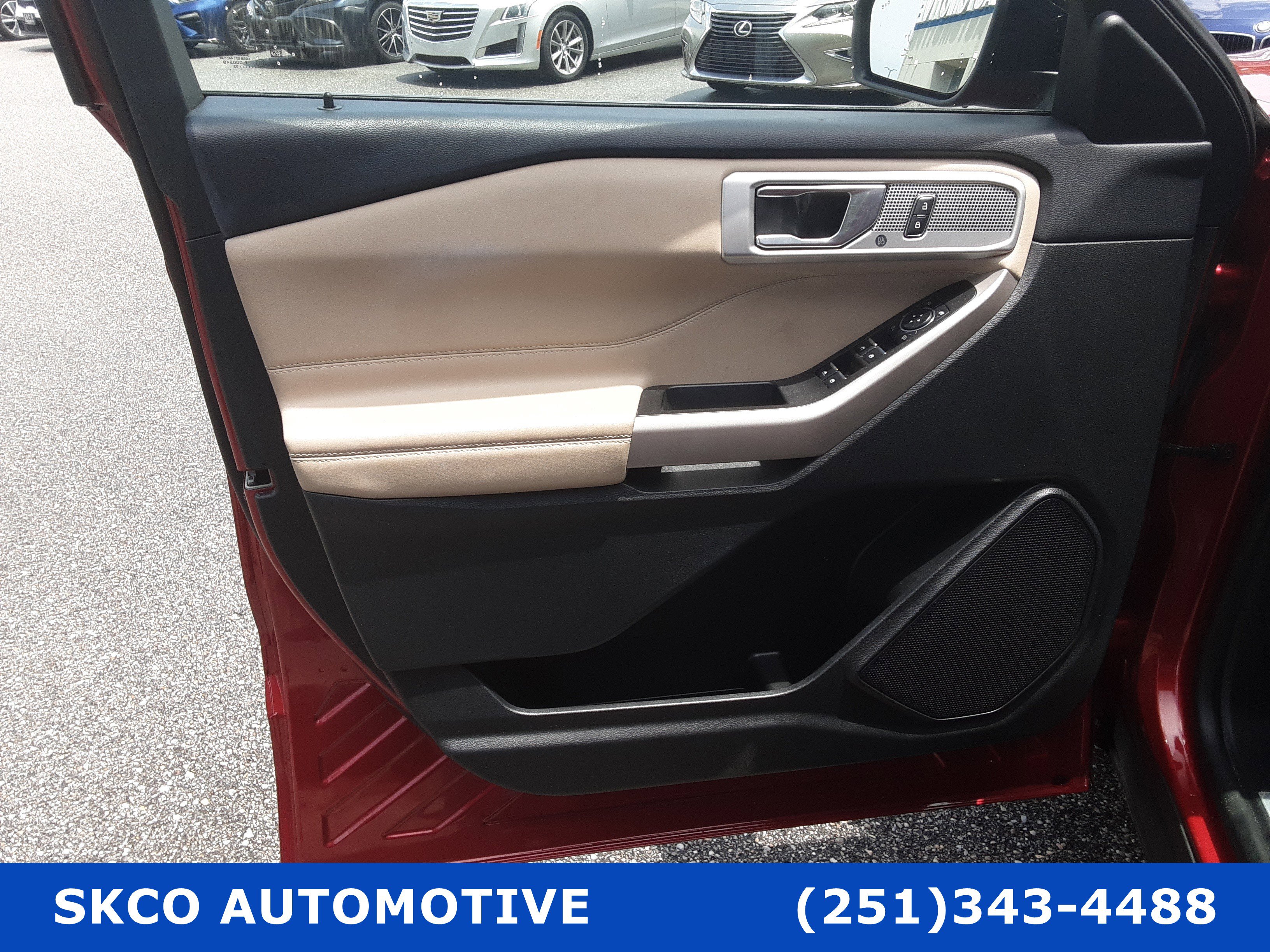 Used 2023 Ford Explorer Limited image 12