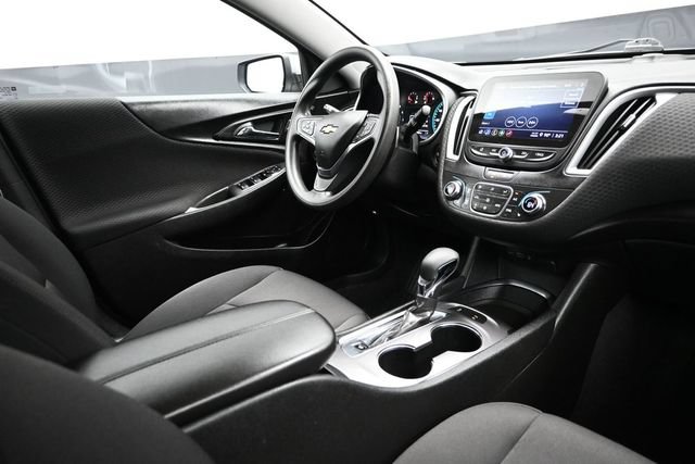 Used 2025 Chevrolet Malibu LT FWD image 13