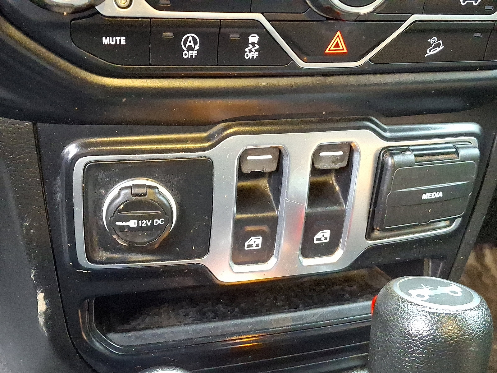 Used 2019 Jeep Wrangler Sport image 23