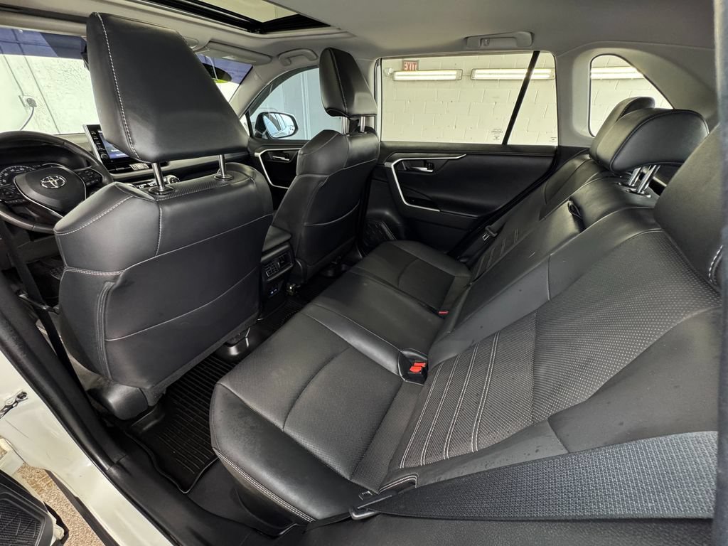 Used 2022 Toyota RAV4 Limited AWD/4WD image 21