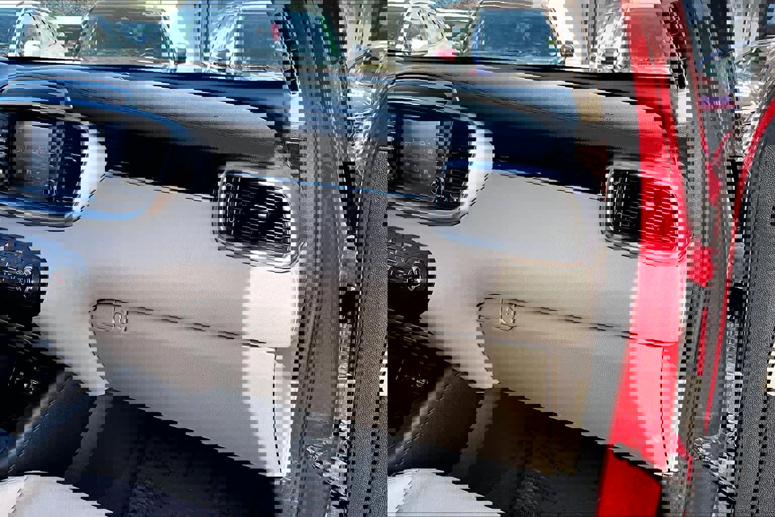 Used 2019 Kia Sorento LX image 18