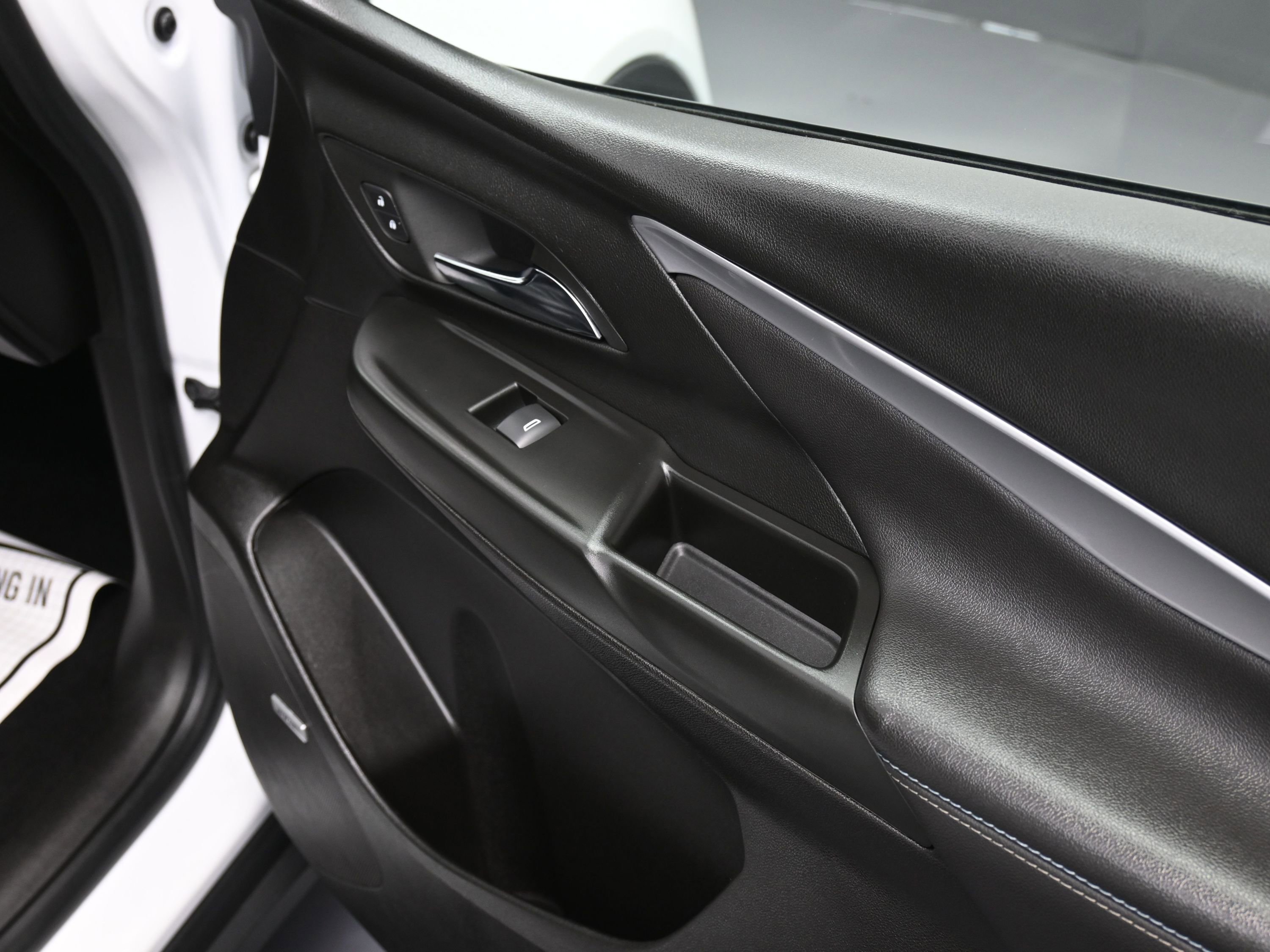 Used 2023 Chevrolet Bolt LT w/ Infotainment Package image 20