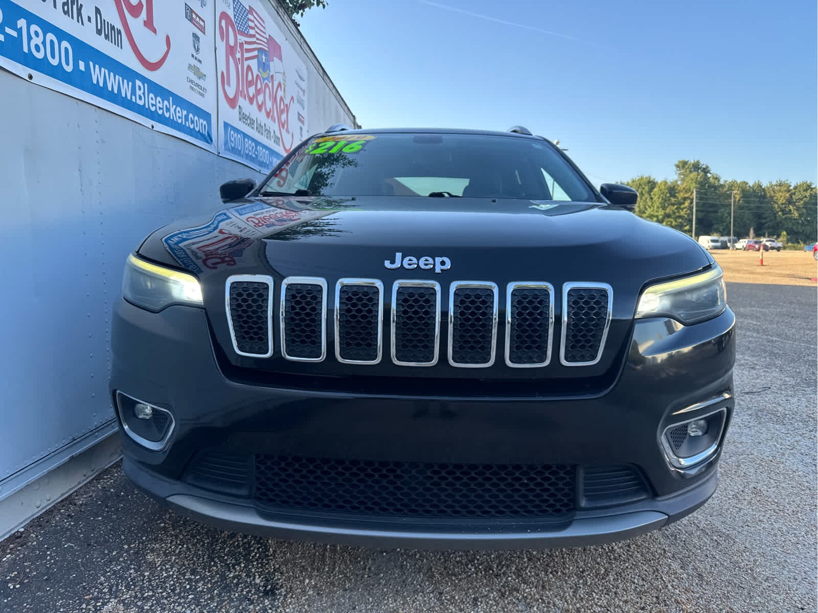 Used 2019 Jeep Cherokee Limited FWD image 5