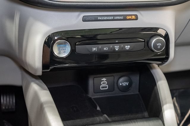 Used 2024 Ford Escape Platinum w/ Premium Technology Package AWD/4WD image 22