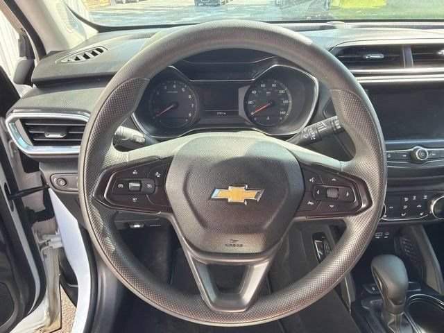 Used 2023 Chevrolet TrailBlazer LT FWD image 16