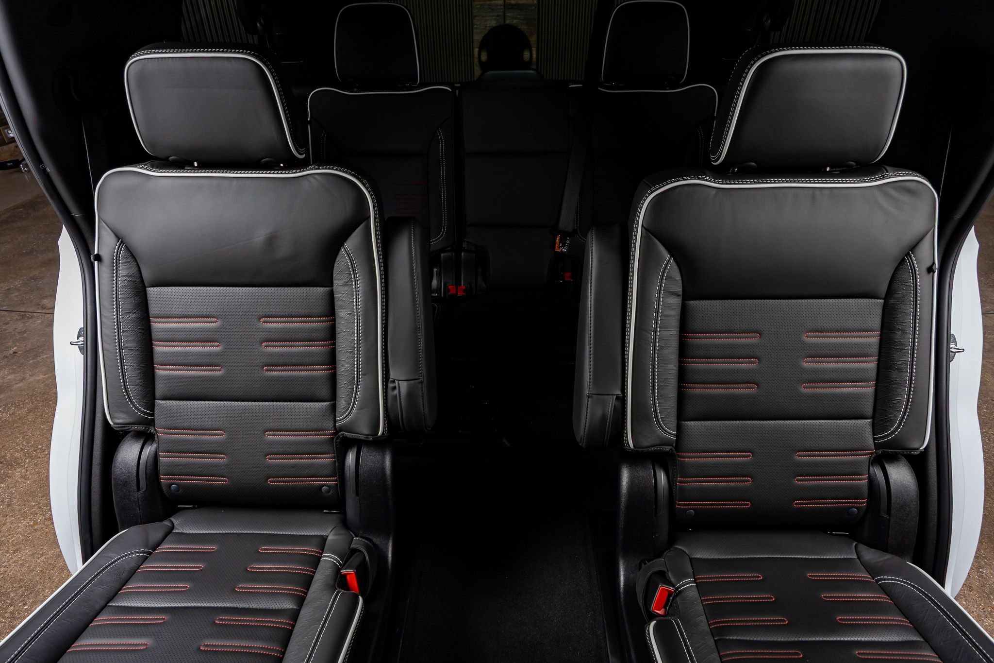 Used 2025 GMC Yukon AT4 Ultimate image 34